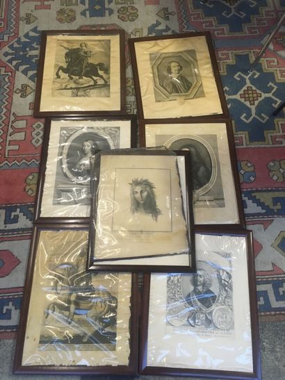 Ensemble de 7 portraits d'hommes et femmes...