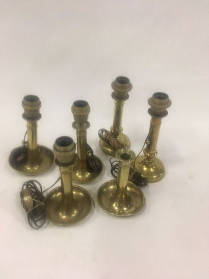 Ensemble de 6 bougeoirs en cuivre montés...