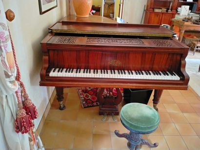Piano à queue 3/4 ERARD Paris, pieds parapluie...
