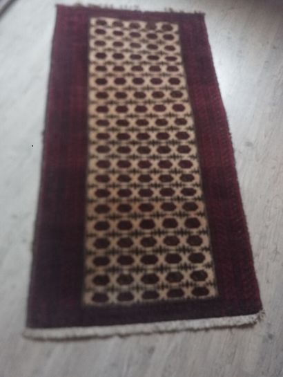Iran : tapis bordeaux BELOUCHZ, laine fait...