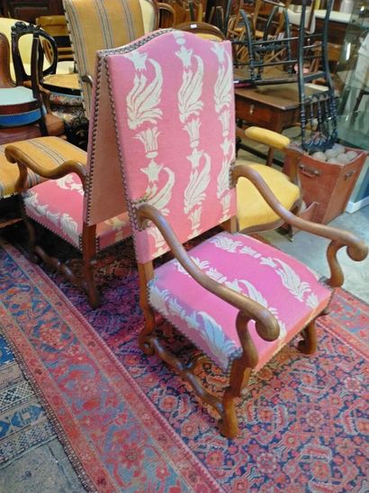 Paire de fauteuils style Louis XIII, XIXe...