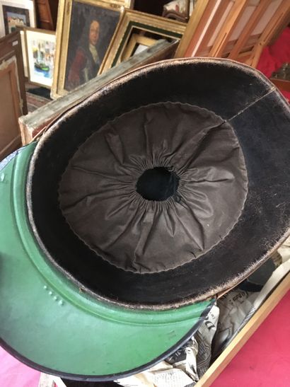 MILITARIA, ensemble composé d'un chacot de...