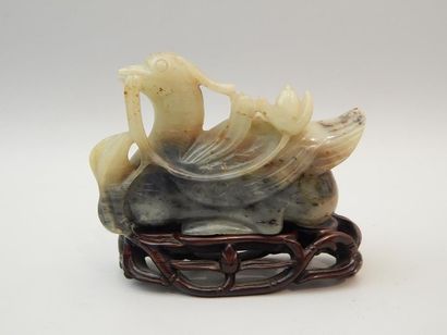 Canard en jade. Chine, XXe s. 8 x 11,5 c...