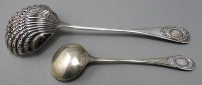 Cuillère à Saupoudrer en argent à 950°/00...