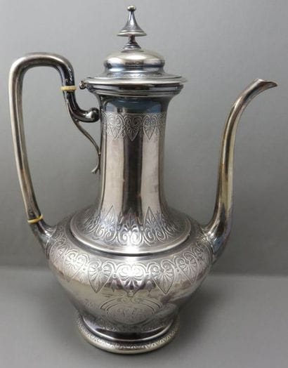 Cafetière en argent à 950°/00 guilloché,...