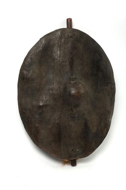 Bouclier Dinka, Soudan

Cuir, bois

H. 54...