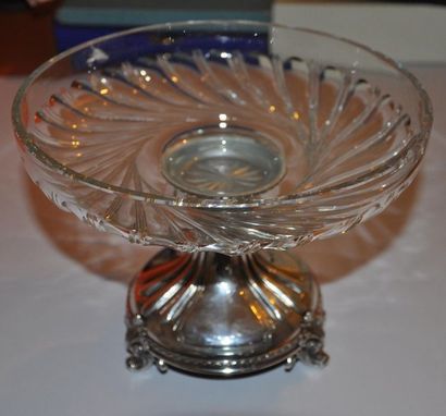Coupe sur pied en cristal à monture d'argent,...