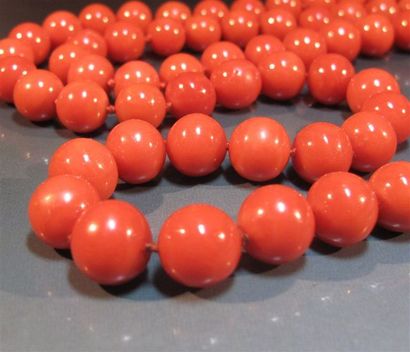 Long collier de boules de corail rouge en...
