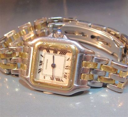 CARTIER
Montre de dame panthère en or et...