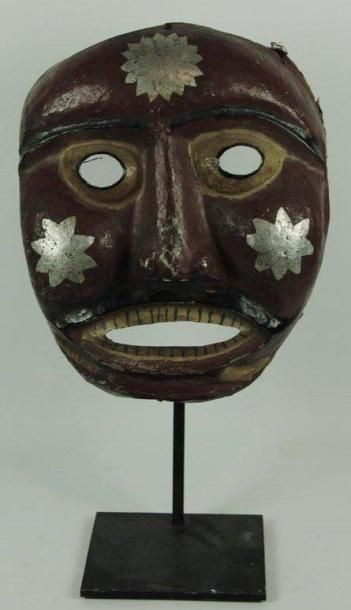 Masque Newar en métal. Népal, XIXe siècle....