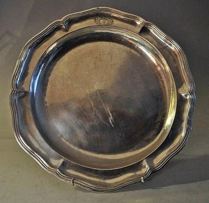 Plat rond en argent, XVIIIème siècle. Poids:...