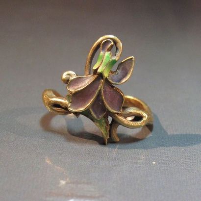 Bague Art Nouveau en or jaune 18 K émaillé...