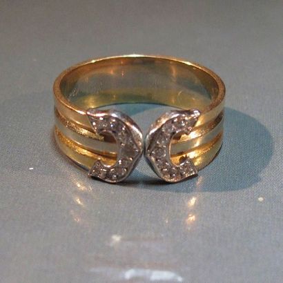CARTIER
Anneau en or trois couleurs 18 K...