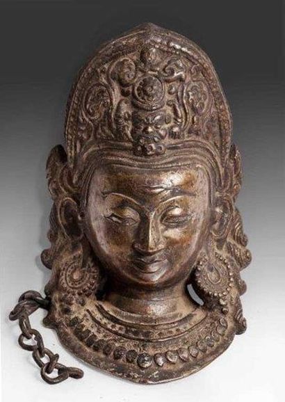 Tête d'Indra à la couronne en laiton. Newar,...