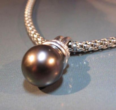 Collier en or gris 18 K maille tressée et...
