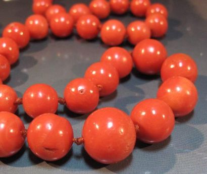 Collier de boules de corail rouge diamètre...
