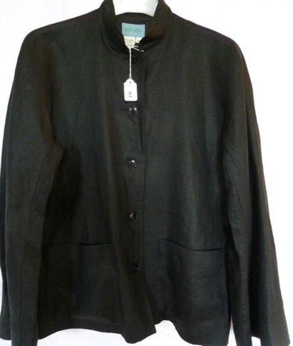 KENZO
Une veste en lin noir, col Mao, manches...