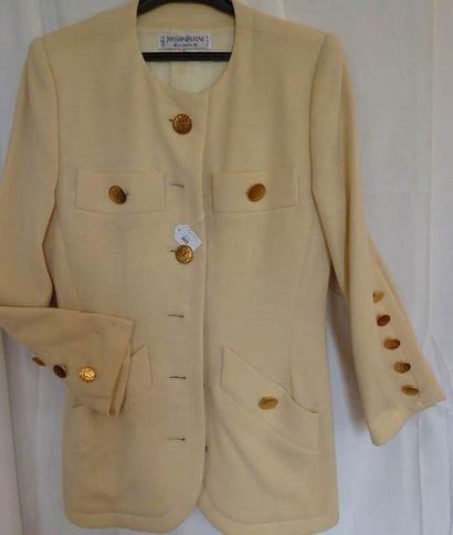 Yves Saint LAURENT
Une veste en jersey ivoire,...