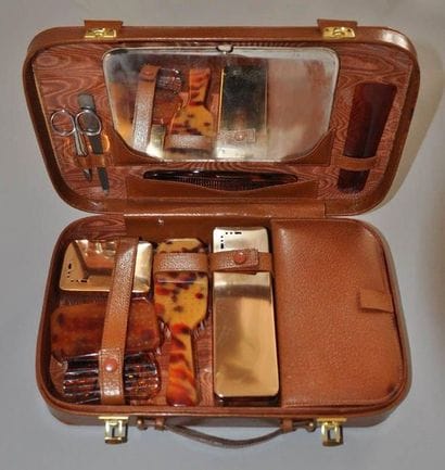 LANCEL
Malette de toilette en cuir