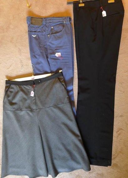 Ensemble comprenant : un jean's ARMANI, un...