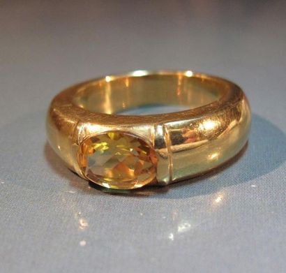 CHAUMET
Bague en or jaune 18 K sertie d'une...