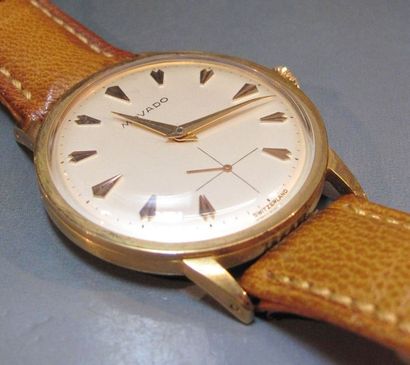 MOVADO
Montre bracelet d'homme plaquée or,...