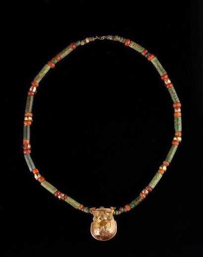 Collier de dignitaire composé de perles tubulaires,...