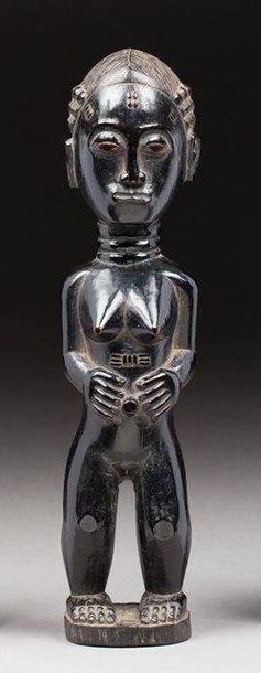 Statuette anthropomorphe, elle présente une...