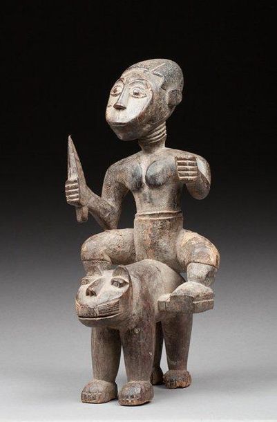 Statuette anthropo-zoomorphe, elle présente...
