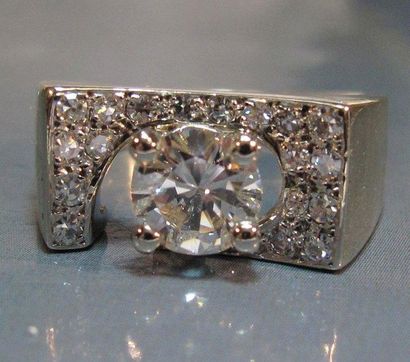 Bague chevalière en or deux tons 14 K repercé,...