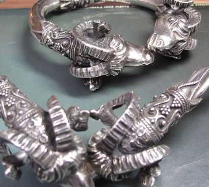 Collier et bracelet en argent à décor de...
