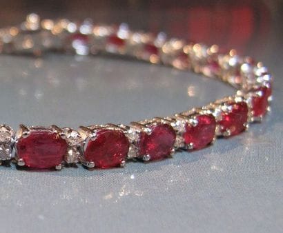 Bracelet rivière en or gris 18 K serti de...