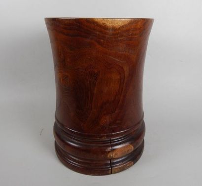 «Bitong» Pot à pinceaux en bois. H: 26 cm...