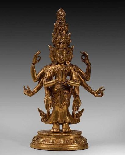 Statue en bronze doré représentant Avalokitesvara...
