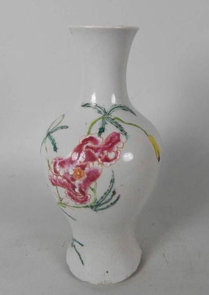 Vase balustre en porcelaine 