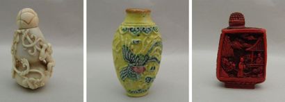 Ensemble de trois tabatières. Tabatière en...