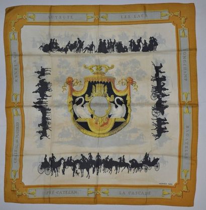 HERMES
Foulard carré en soie, a décor de...