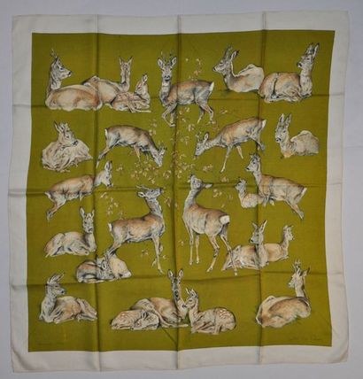 HERMES
Foulard carré en soie, a décor de...