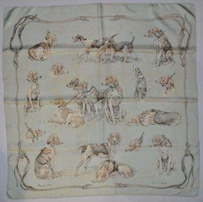 HERMES
Foulard carré en soie, a décor de...
