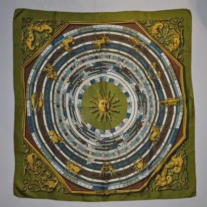 HERMES
Foulard carré en soie, a décor du...