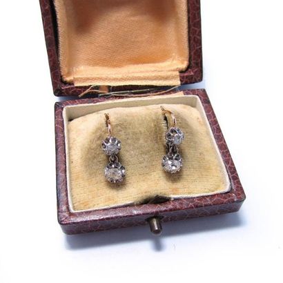 Paire de BOUCLES D'OREILLES DORMEUSES 2 tons...