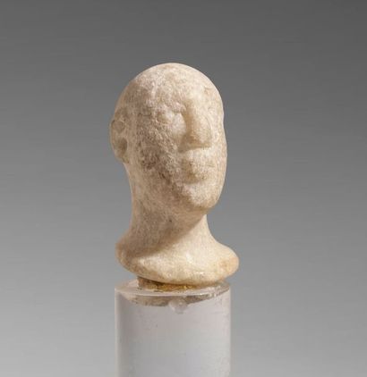 Tête de prince en calcite. H: 4 cm BACTRIANE...