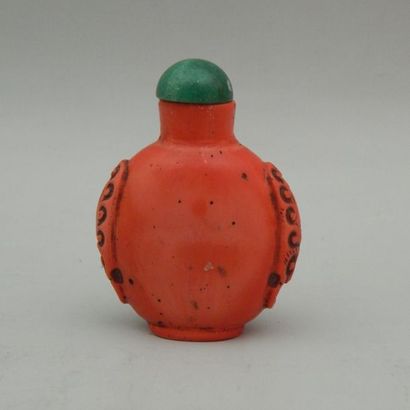 Flacon tabatière en pâte de verre corail....