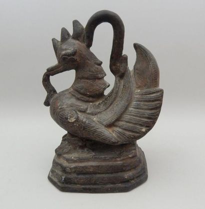 Poids à opium en bronze en forme d'oiseau....