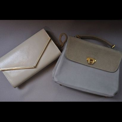 2 SACS en cuir, dont un de la marque TEXIER....