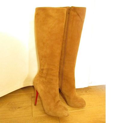 Christian LOUBOUTIN
Paire de BOTTES à talons...