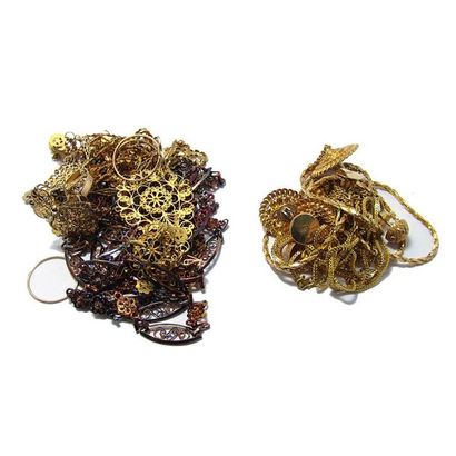 LOT de bijoux en or jaune 22k (916/°°), 18k...