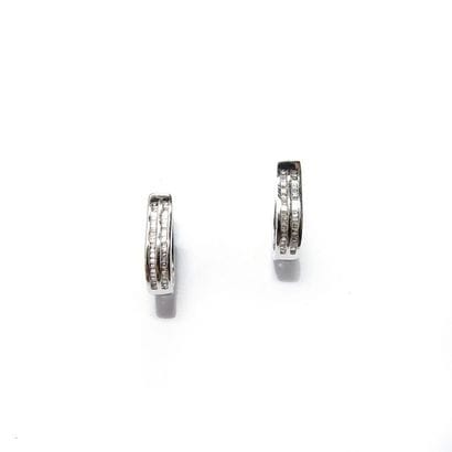 Paire de BOUCLES D'OREILLES créoles en or...