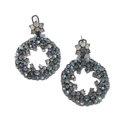 Paire de PENDANTS D'OREILLES en argent noirci...