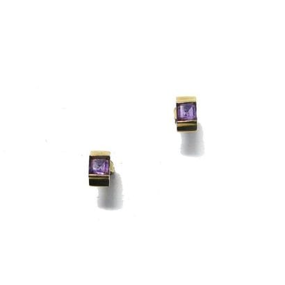 Paire de CLOUS D'OREILLES en or jaune 18k...